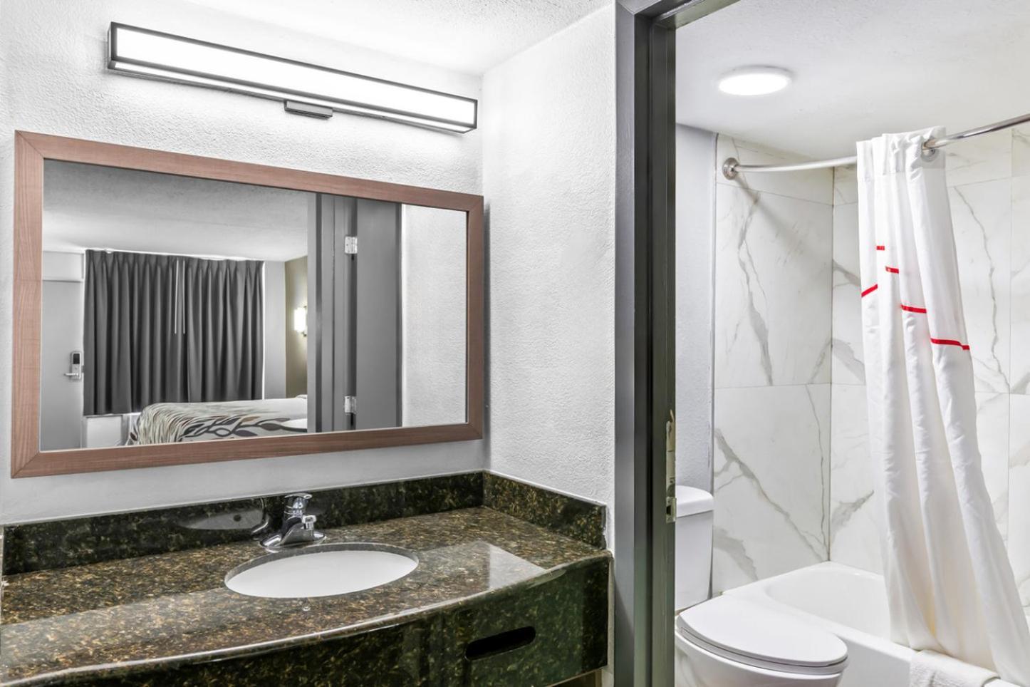 Red Roof Inn Richmond - Airport サンドストン エクステリア 写真